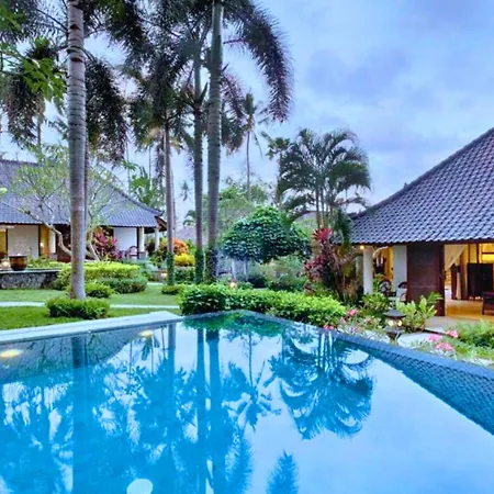 Damian 4 Bedroom Pool Villa Garden Ju24
